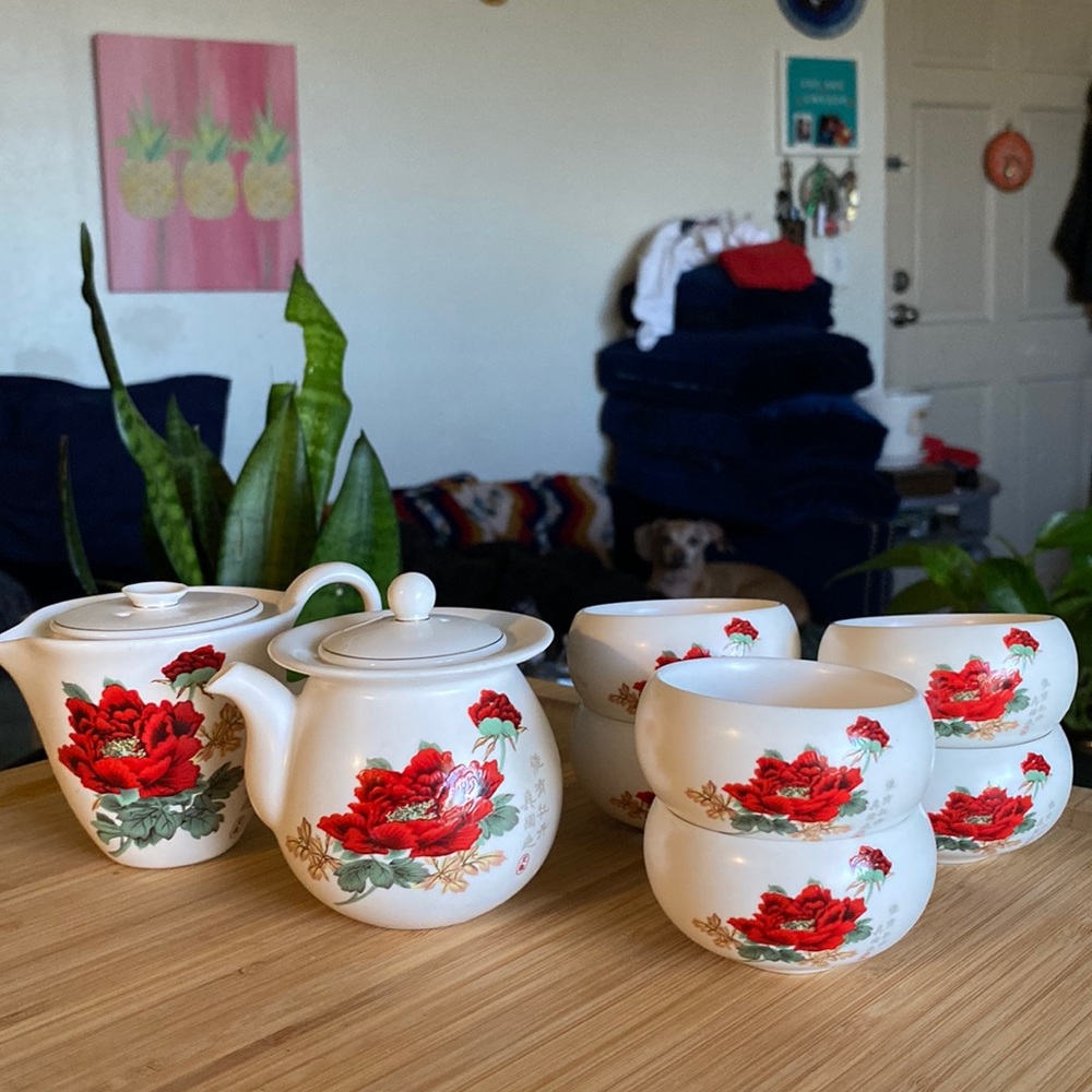 Vintage Eilong Tea Set